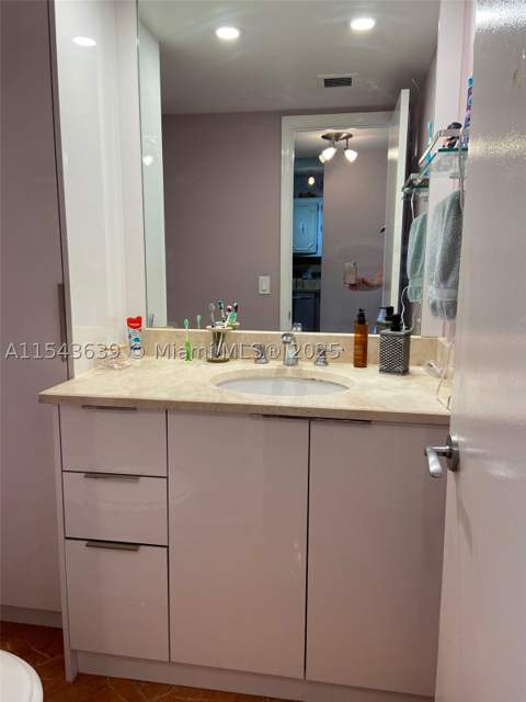 2801 NE 183rd St 2103W, Aventura FL - photo 10 of 36