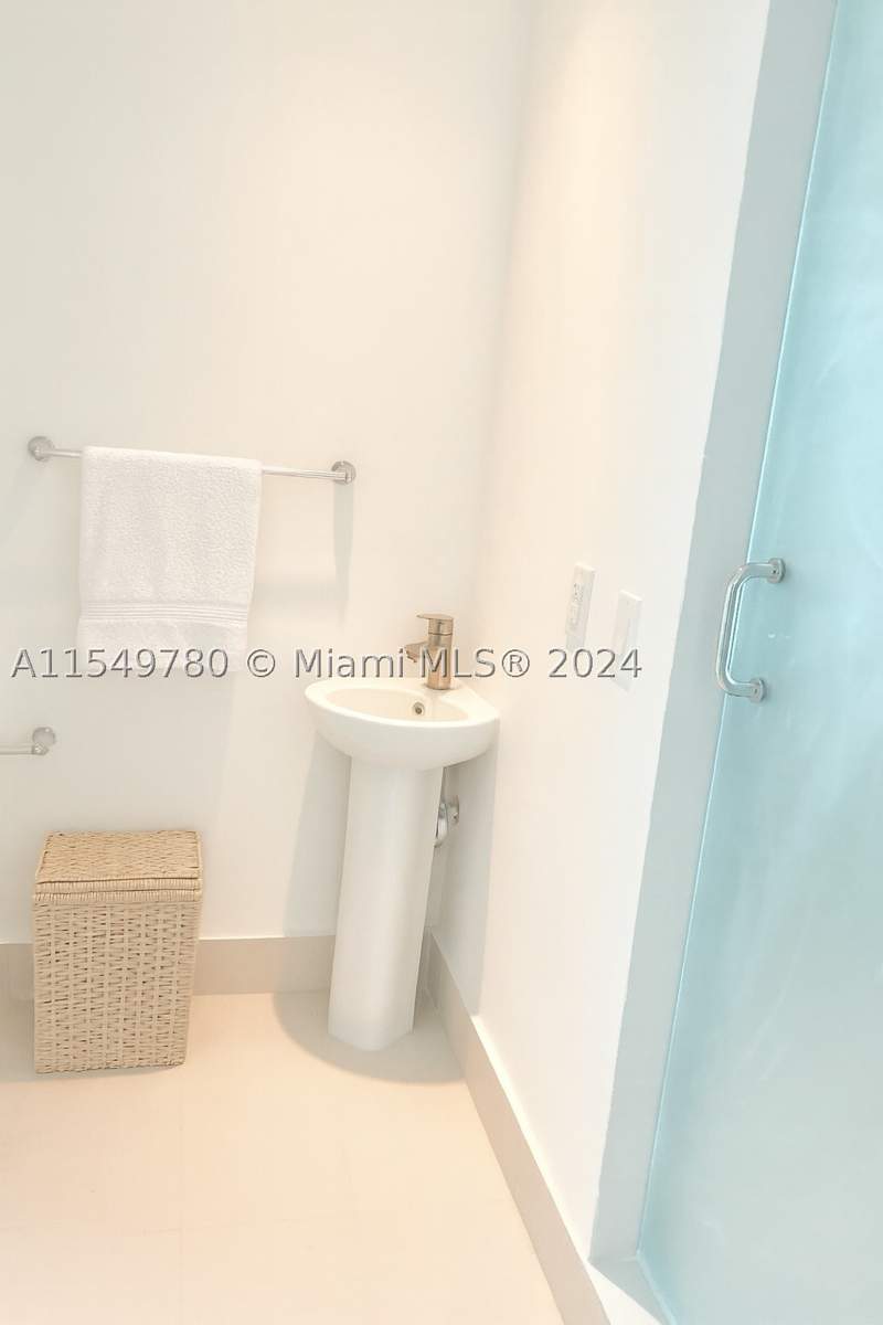 1 bedroom Condominium at 501 NE 31st St 3004, Paraiso Bayviews Condo, Miami — photo 4