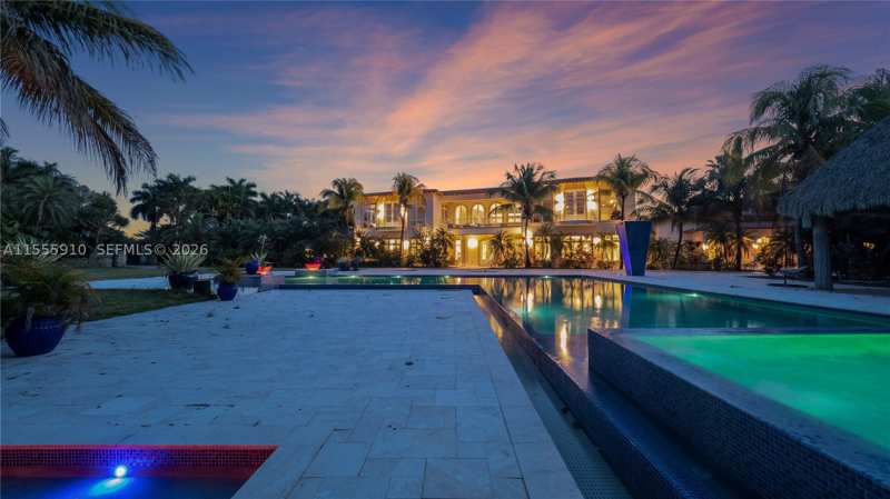 10 bedroom SingleFamilyResidence at 20551 SW 162nd Ave, Redland, Miami — photo 1