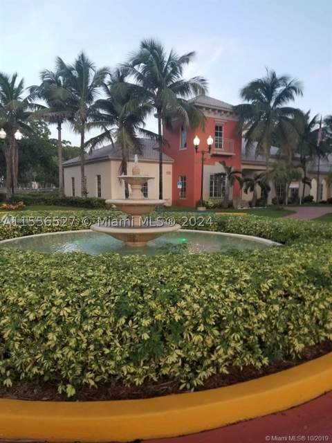 8255 Lake Dr 204, Doral FL - photo 10 of 16