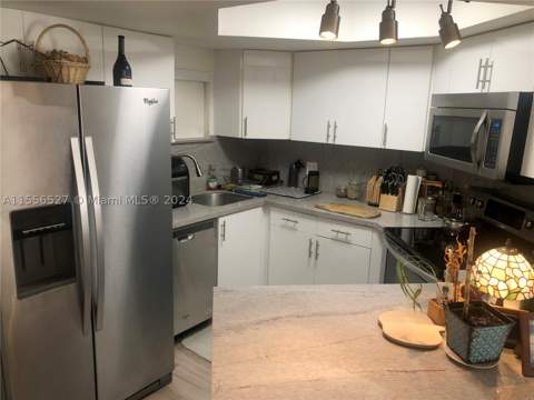 8255 Lake Dr 204, Doral FL - photo 12 of 16