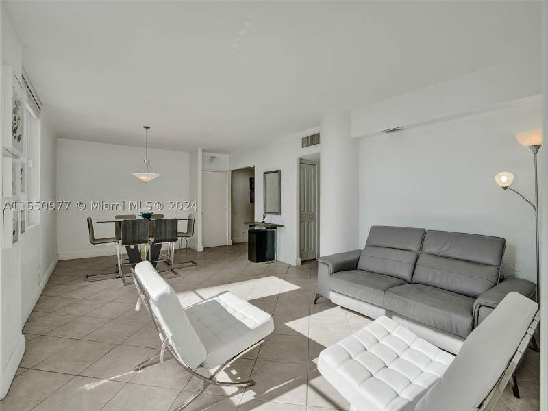 1 bedroom Condominium at 5005 Collins Ave 725, The Carriage Club North C, Miami Beach — photo 4