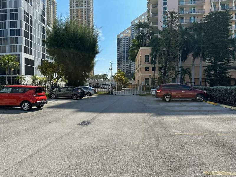 1 bedroom Condominium at 200 177th Drive 412, Avila Condo, Sunny Isles Beach — photo 4