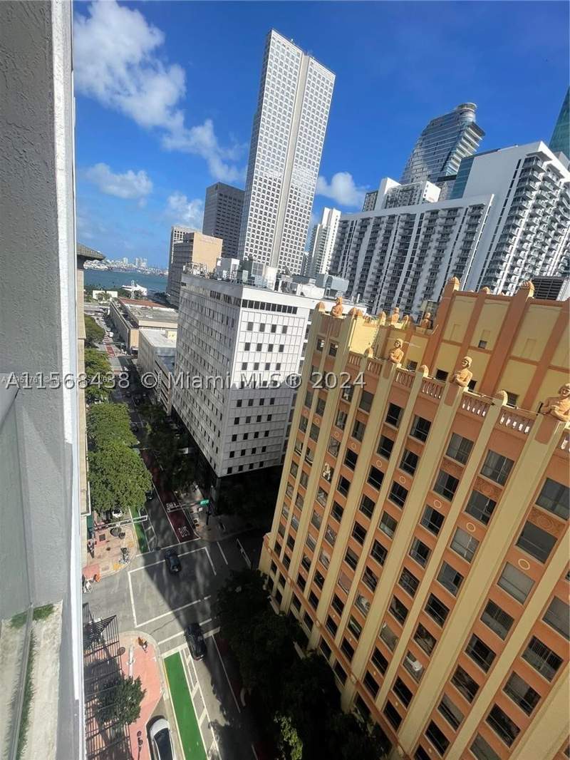 1 bedroom Condominium at 151 SE 1st St 1505, Centro Condo, Miami — photo 2