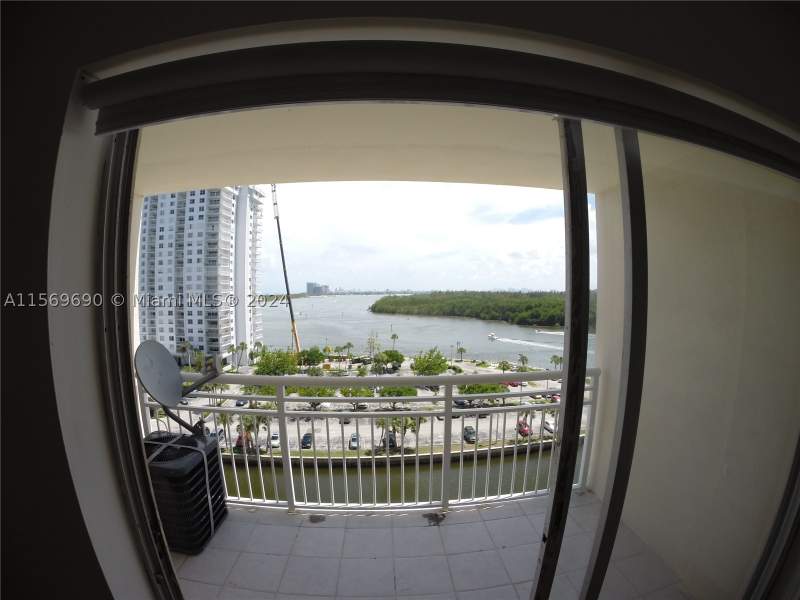 1 bedroom Condominium at 400 Kings Point Dr 905, Coastal Towers Condo, Sunny Isles Beach — photo 4
