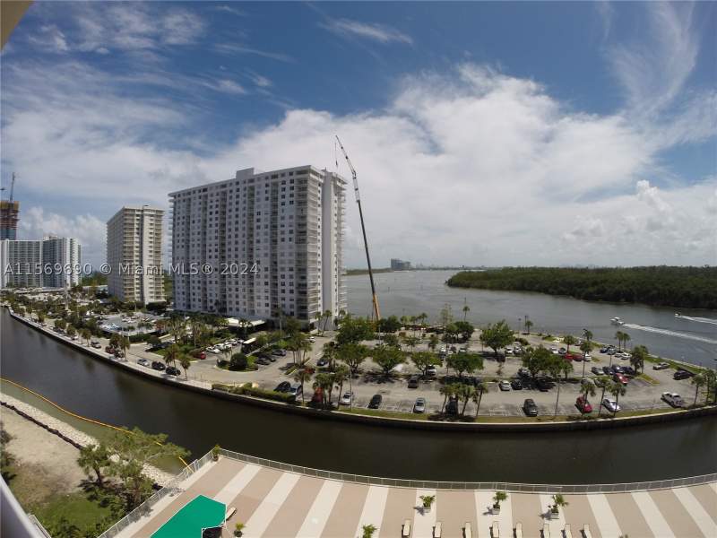 1 bedroom Condominium at 400 Kings Point Dr 905, Coastal Towers Condo, Sunny Isles Beach — photo 5