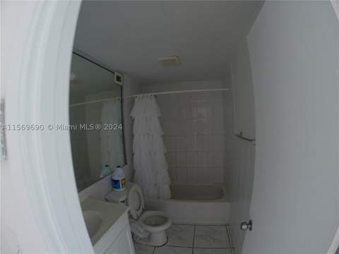 400 Kings Point Dr 905, Sunny Isles Beach FL - photo 7 of 10