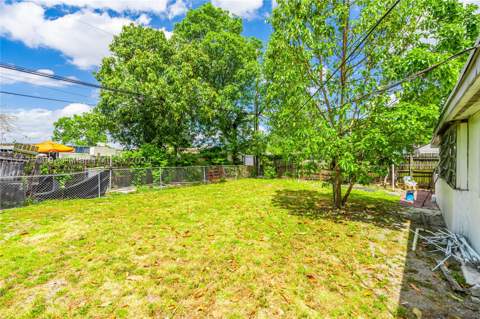73 E 47th St, Hialeah FL - photo 17 of 40