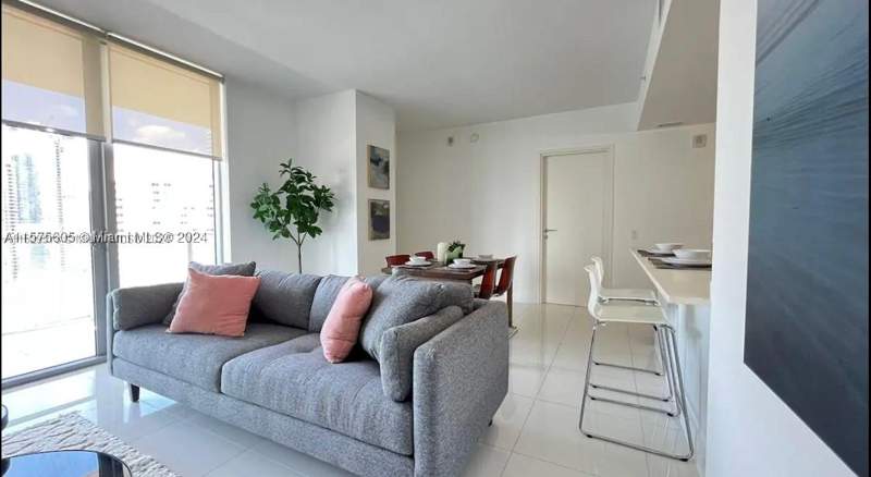 1 bedroom Condominium at 1300 Brickell Bay Dr 3400, Brickell House, Miami — photo 4