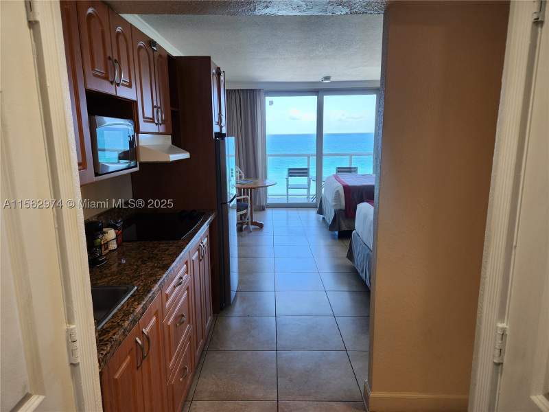 0 bedroom Condominium at 19201 Collins Ave 846, With Balcony!!!, Sunny Isles Beach — photo 5