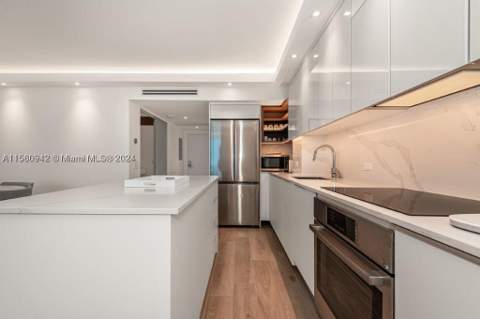 2301 Collins Ave 837, Miami Beach FL - photo 10 of 37