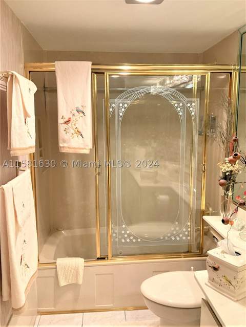 4675 W 18th Ct 502, Hialeah FL - photo 6 of 13