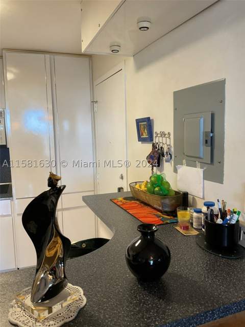 4675 W 18th Ct 502, Hialeah FL - photo 9 of 13