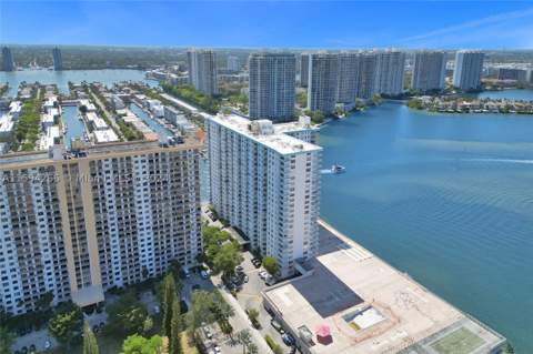 301 174th St 1701, Sunny Isles Beach FL - photo 10 of 58