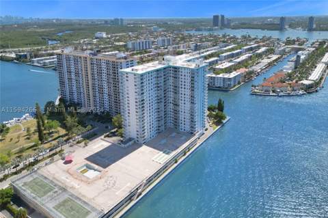 301 174th St 1701, Sunny Isles Beach FL - photo 12 of 58