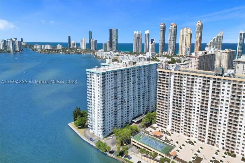 2 bedroom Condominium at 301 174th St 1701, Winston Towers 500 Condo, Sunny Isles Beach — photo 5
