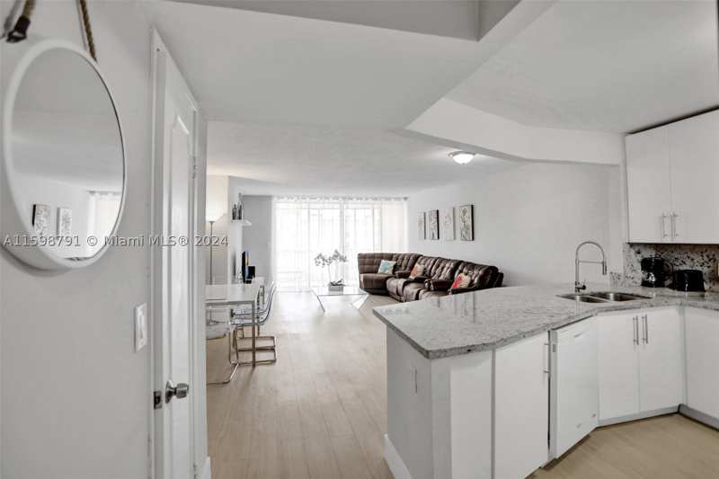 2 bedroom Condominium at 1770 NE 191st St 716-1, Jade Winds Group -, Miami — photo 1
