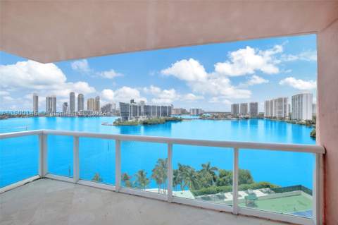 3370 Hidden Bay Dr 1208, Aventura FL - photo 11 of 73