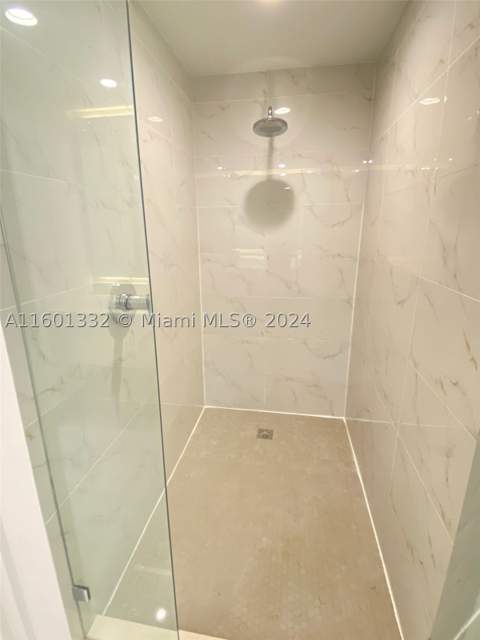 16385 Biscayne Blvd 2421, North Miami Beach FL - photo 19 of 40