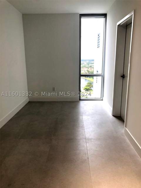 16385 Biscayne Blvd 2421, North Miami Beach FL - photo 7 of 40