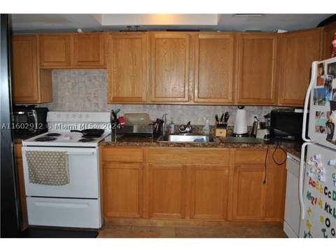 11855 NE 19th Dr 1, North Miami FL - photo 7 of 28