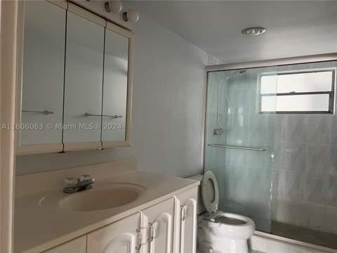 4000 NE 170th St 604, North Miami Beach FL - photo 17 of 22