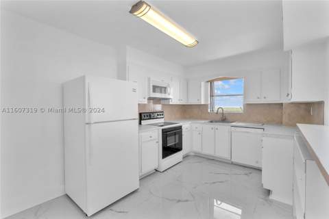2780 NE 183rd St 1601, Aventura FL - photo 9 of 35