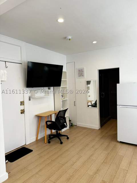 642 Michigan Ave 6, Miami Beach FL - photo 6 of 11