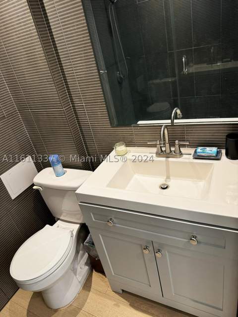642 Michigan Ave 6, Miami Beach FL - photo 9 of 11