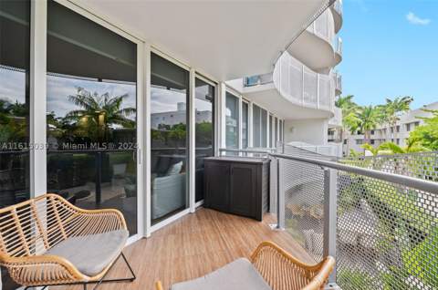 2155 Washington Ct 206, Miami Beach FL - photo 11 of 33