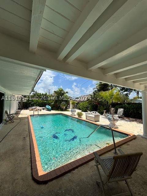 3 bedroom SingleFamilyResidence at 6440 Miller Dr, Merion Park, South Miami — photo 2