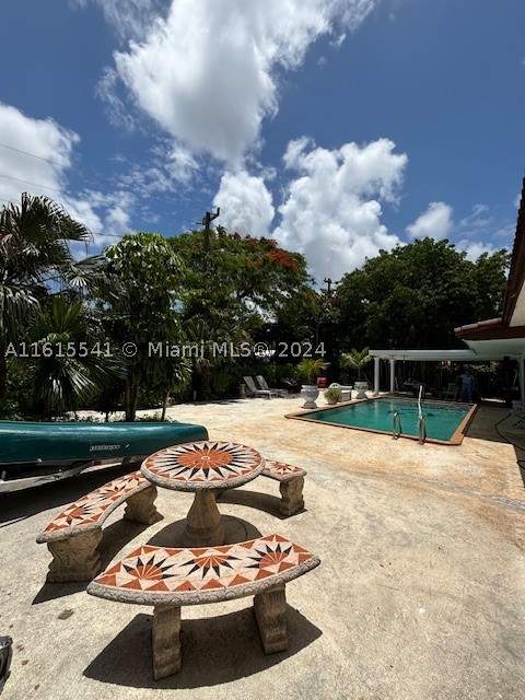 3 bedroom SingleFamilyResidence at 6440 Miller Dr, Merion Park, South Miami — photo 3