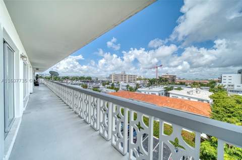 9700 E Bay Harbor Dr 508, Bay Harbor Islands FL - photo 19 of 33