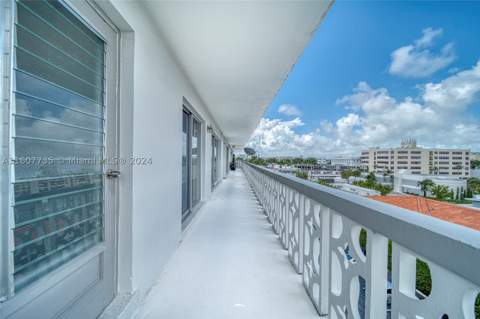9700 E Bay Harbor Dr 508, Bay Harbor Islands FL - photo 21 of 33