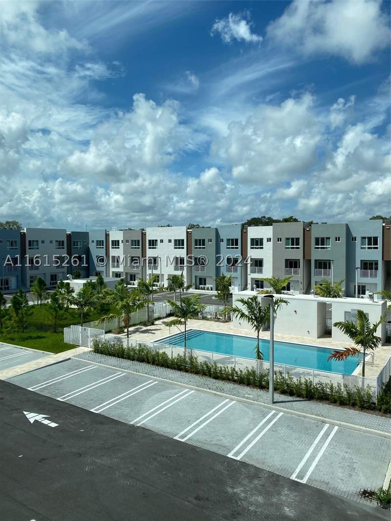 2 bedroom Condominium at 2505 NE 193rd St 4207, Riverwood, Miami — photo 2
