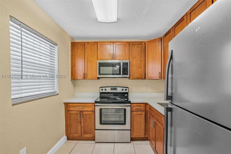 1 bedroom Condominium at 15600 NW 7th Ave 306, Parkway Towers Bldg 1 Con, Miami — photo 1