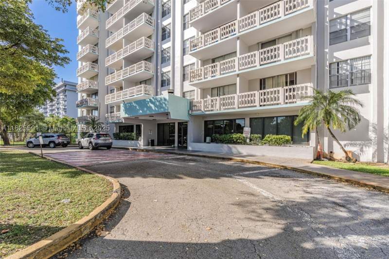 1 bedroom Condominium at 15600 NW 7th Ave 306, Parkway Towers Bldg 1 Con, Miami — photo 3