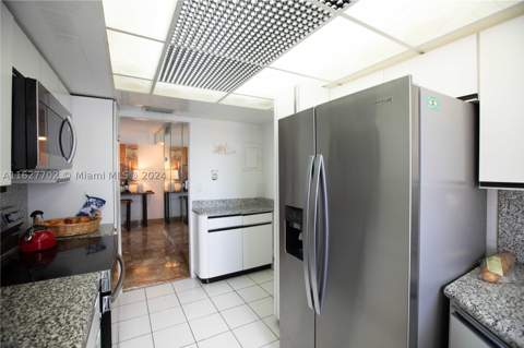 6039 Collins Ave 1728, Miami Beach FL - photo 7 of 29