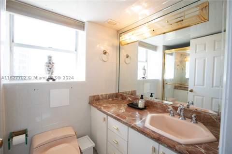 6039 Collins Ave 1728, Miami Beach FL - photo 8 of 29