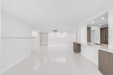 2655 Collins Ave 2302, Miami Beach FL - photo 17 of 70