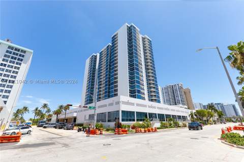 2655 Collins Ave 2302, Miami Beach FL - photo 9 of 70