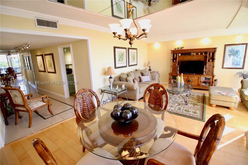 1 bedroom Condominium at 900 Bay Dr 319, King Cole Condo, Miami Beach — photo 3