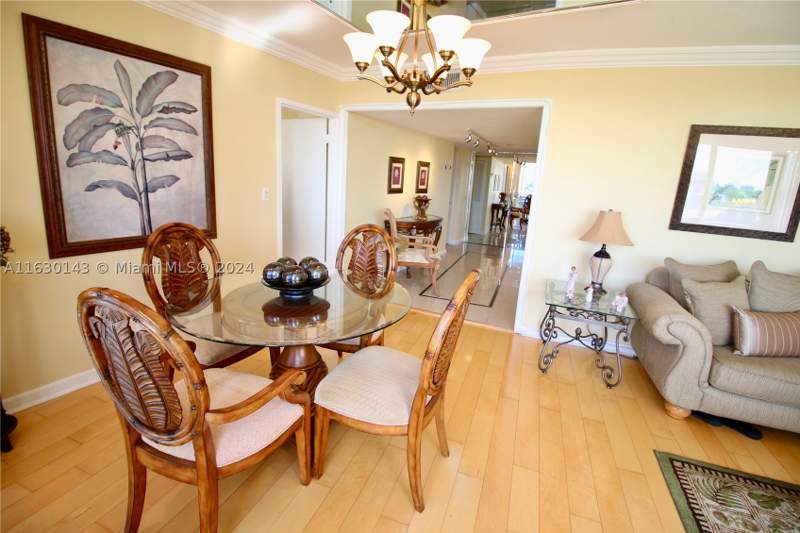 1 bedroom Condominium at 900 Bay Dr 319, King Cole Condo, Miami Beach — photo 4