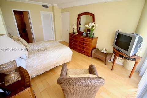 900 Bay Dr 319, Miami Beach FL - photo 9 of 34