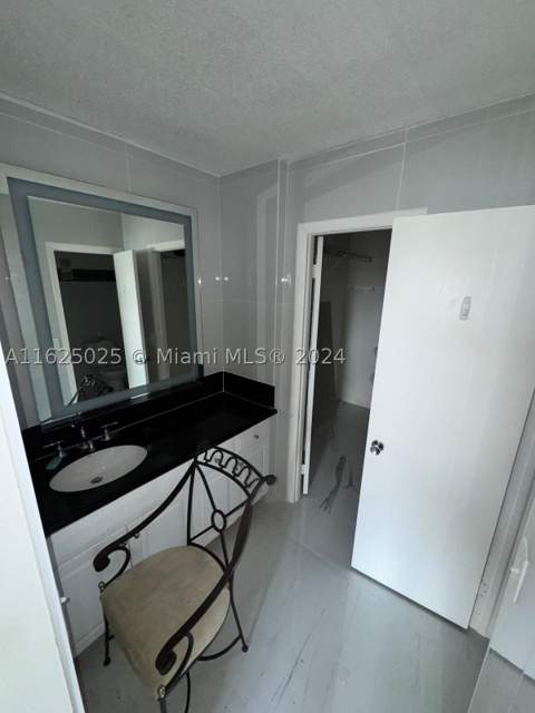 14840 Naranja Lakes Blvd C4D, Homestead FL - photo 12 of 17
