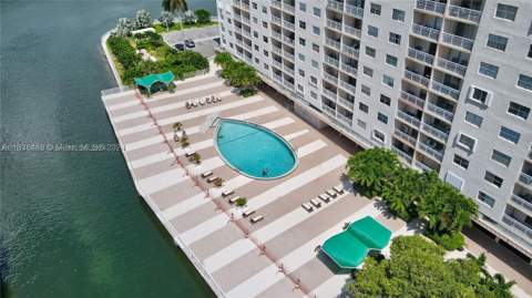400 Kings Point Dr 320, Sunny Isles Beach FL - photo 6 of 41