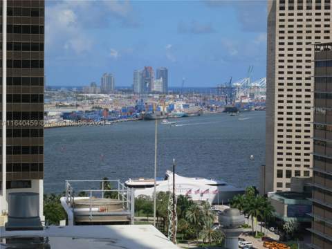 151 SE 1 St 1902, Miami FL - photo 17 of 21