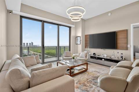 16385 Biscayne Blvd Ph7, North Miami Beach FL - photo 15 of 57