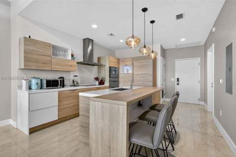 16385 Biscayne Blvd Ph7, North Miami Beach FL - photo 17 of 57