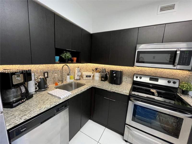 2 bedroom Condominium at 5151 Collins Ave 629, Seacoast 5151 Condo, Miami Beach — photo 4